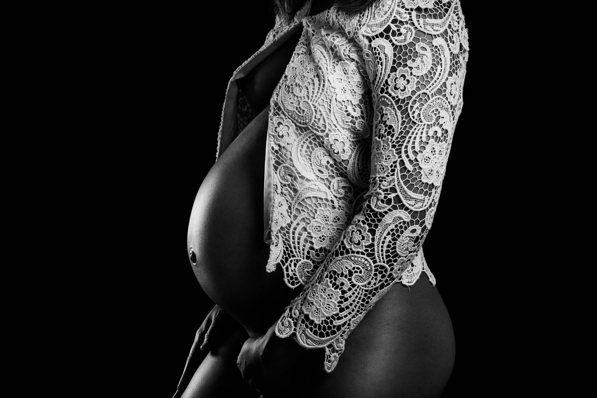 aktfoto av gravid kvinne